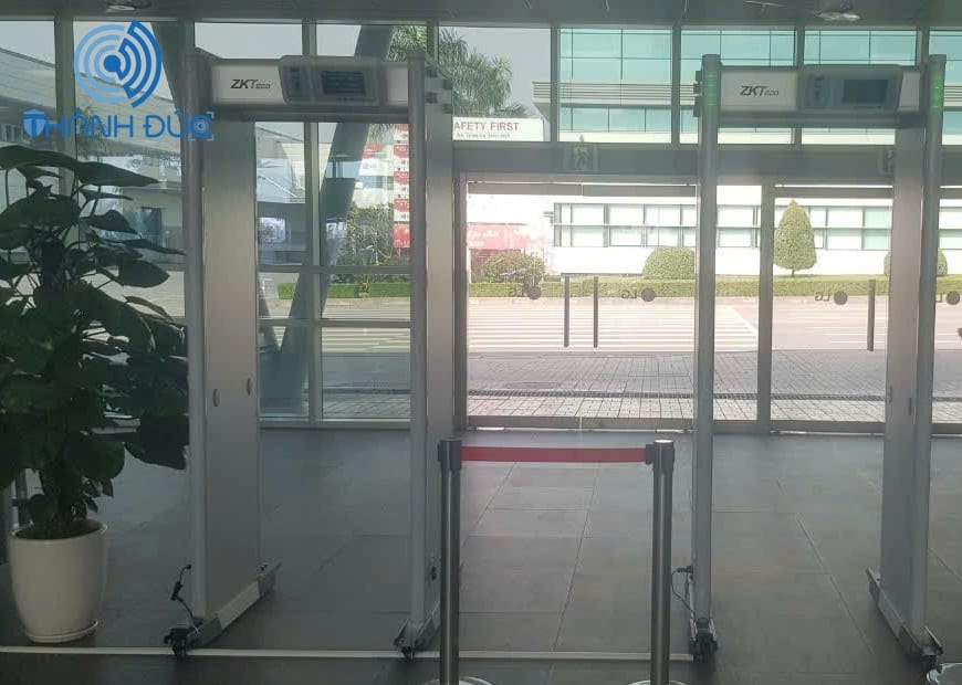 Cổng dò kim loại tại quận Tân Bình - Giải pháp an ninh hiện đại