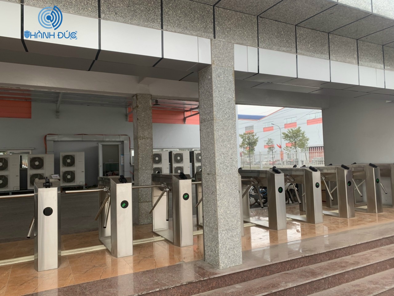 Đơn vị cung cấp cổng xoay 3 càng uy tín tại Ba Vì