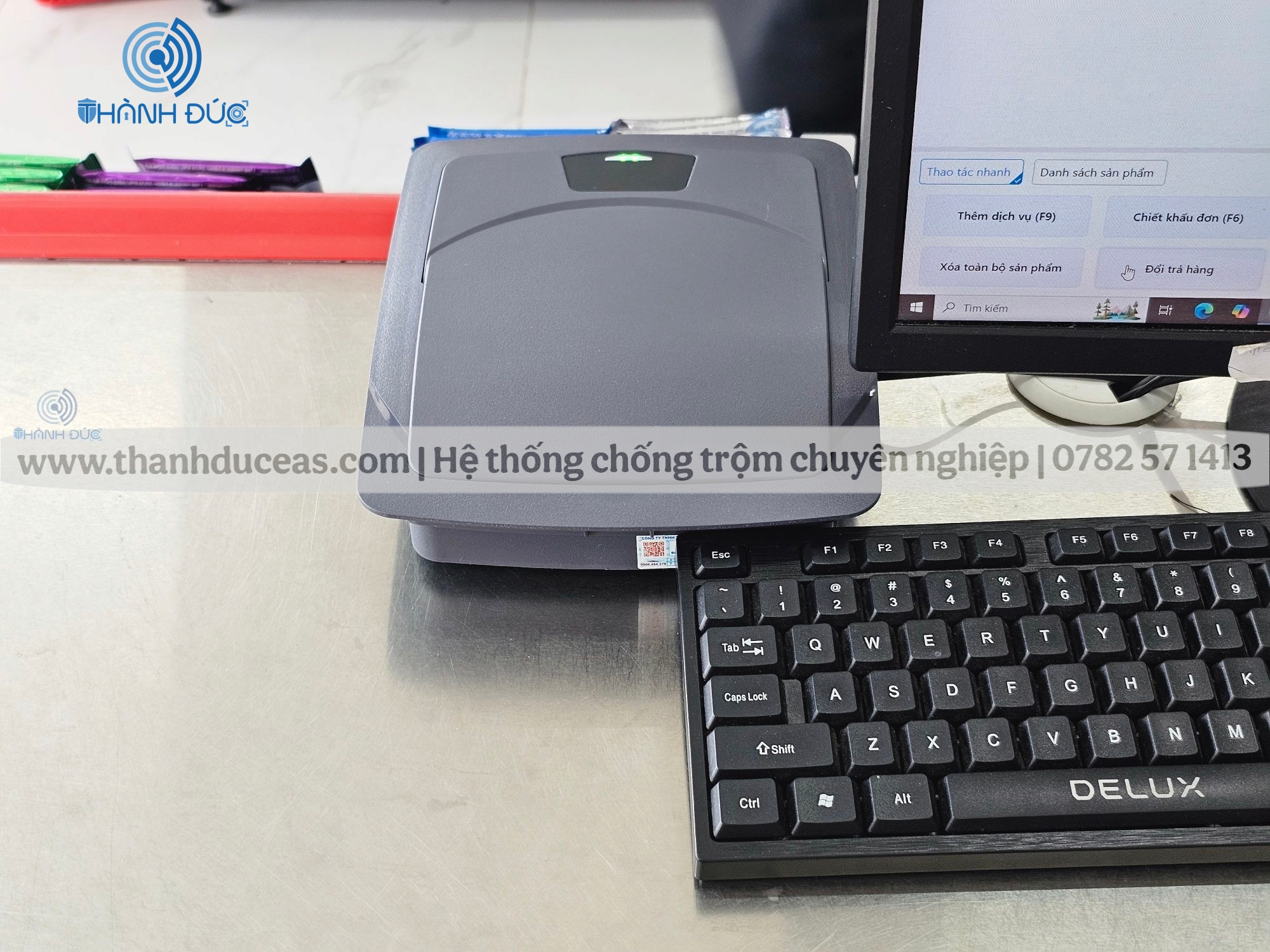Phụ kiện đi kèm cổng từ an ninh: Tem từ, bộ gỡ tem, bộ khử từ