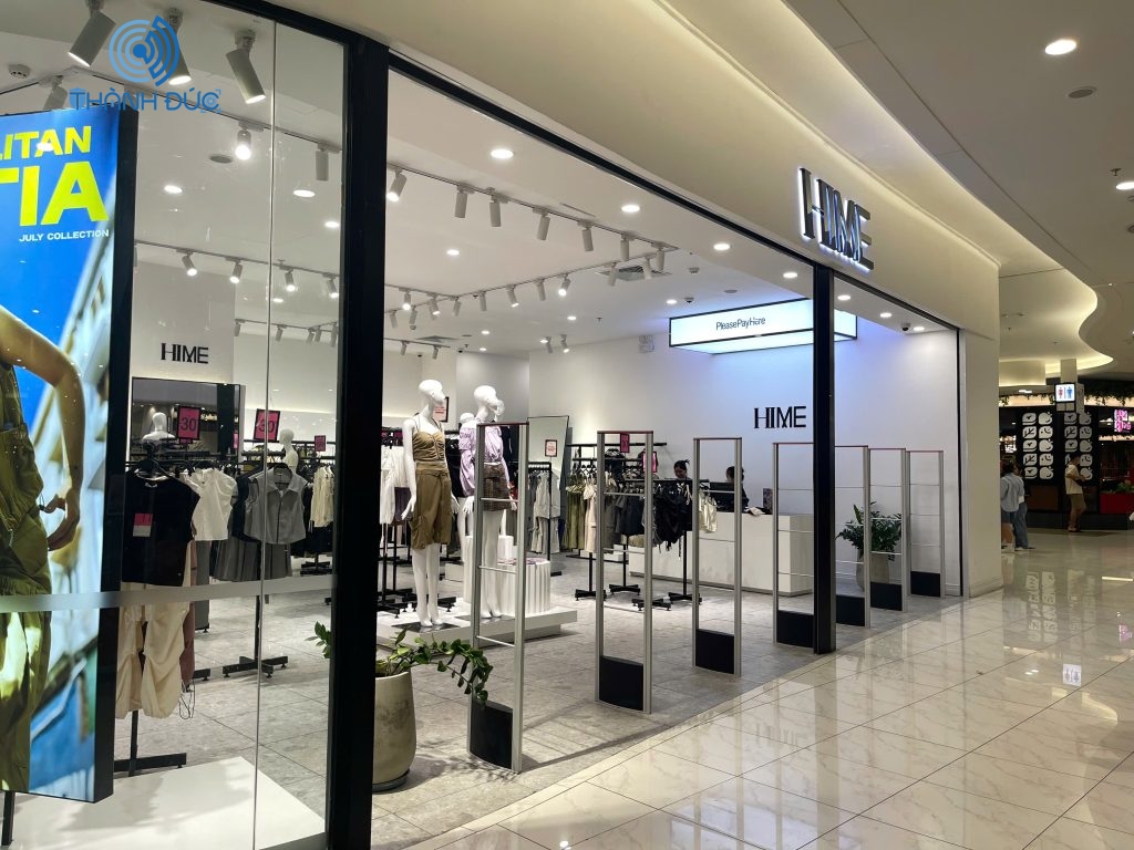 Lắp đặt cổng từ an ninh cho shop thời trang