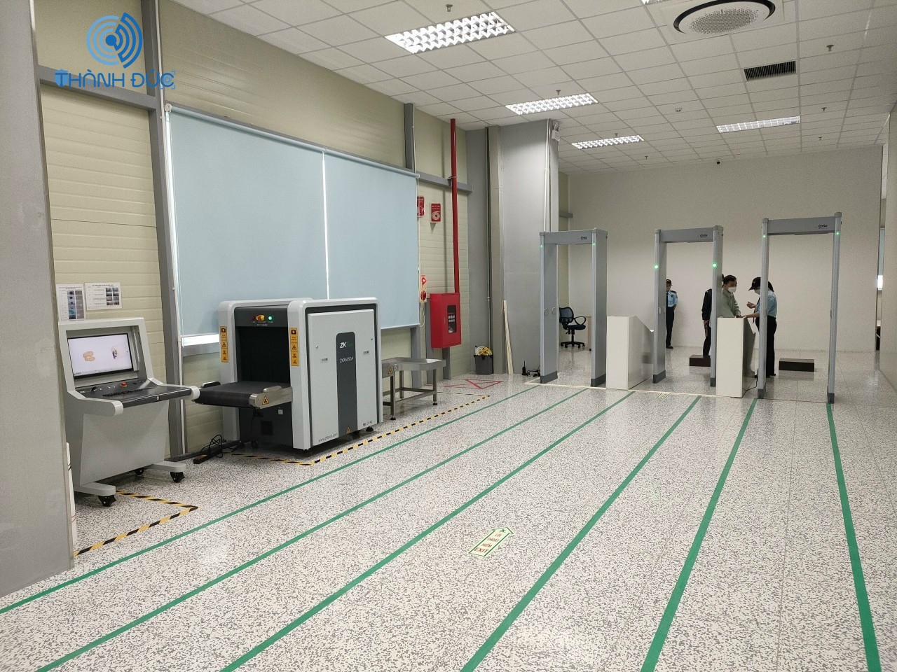 Giải pháp cổng từ an ninh cho shop thời trang