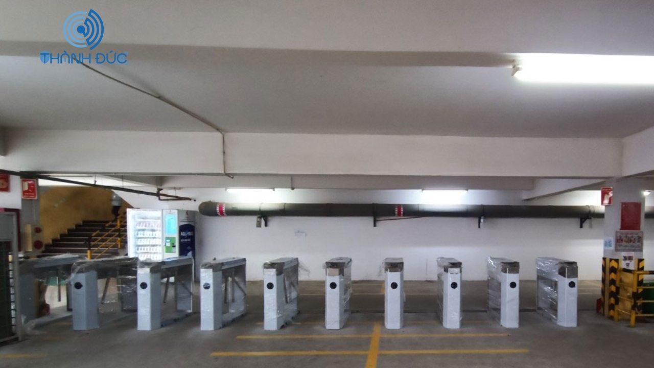 Cổng xoay 3 càng tại Hóc Môn Uy Tín